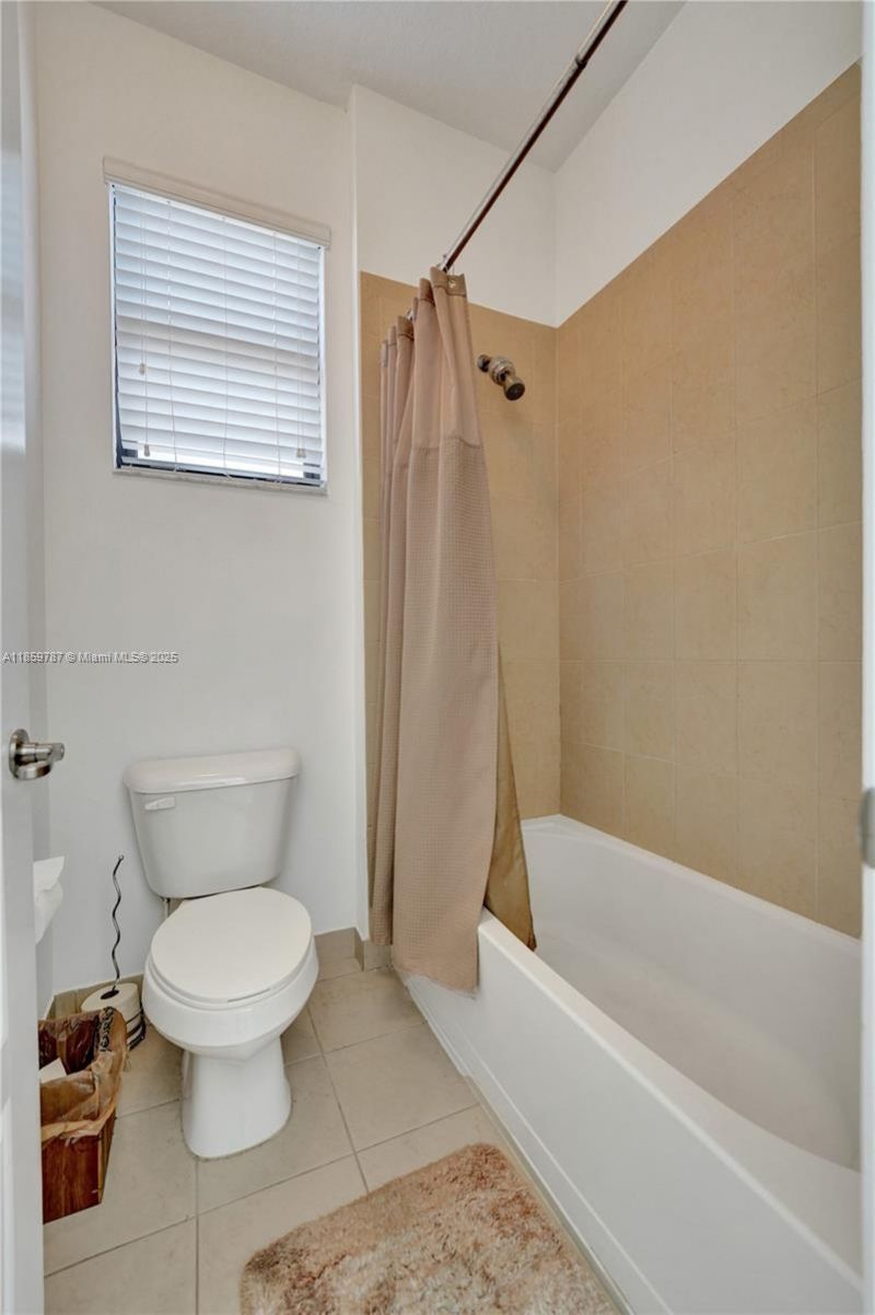 650 NE 191st Ter, Miami, FL 33179 Photo