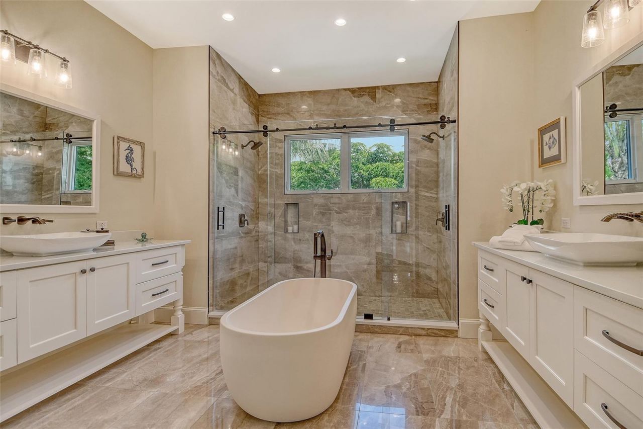 5005 Gulf Of Mexico Drive, Unit 5, Longboat Key, FL 34228 Photo