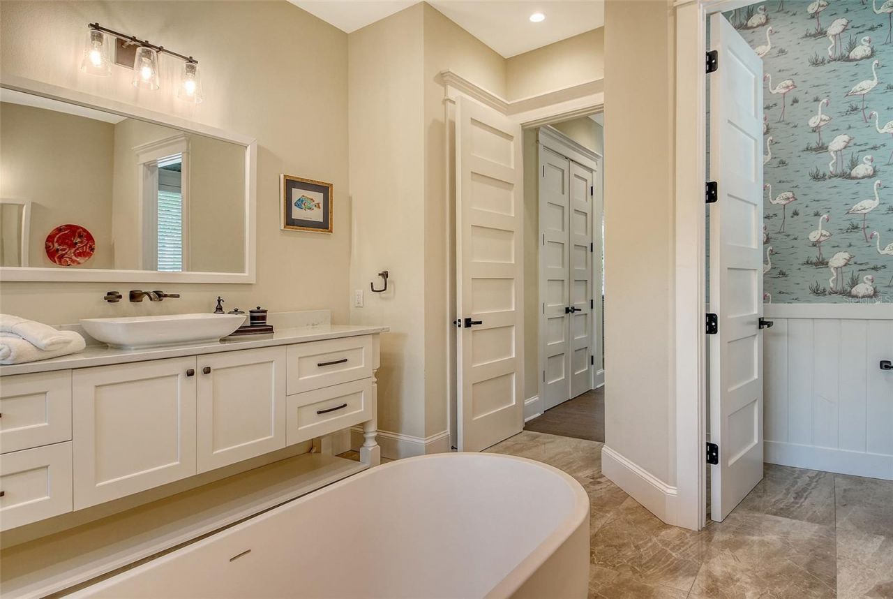 5005 Gulf Of Mexico Drive, Unit 5, Longboat Key, FL 34228 Photo