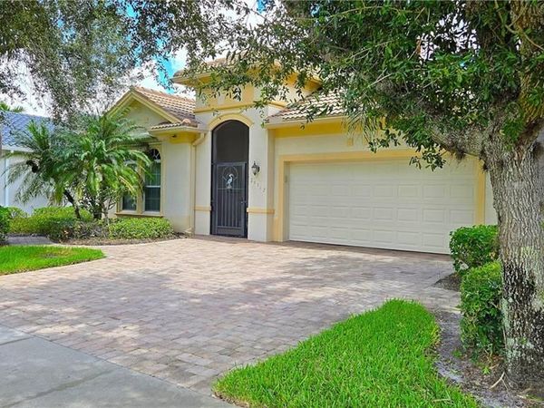 26317 Stonewall LN, BONITA SPRINGS, FL 34135