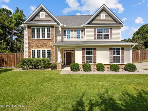 111 Creek End Court, Swansboro, NC 28584