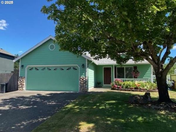 810 WHITNEY ST, Stayton, OR 97383