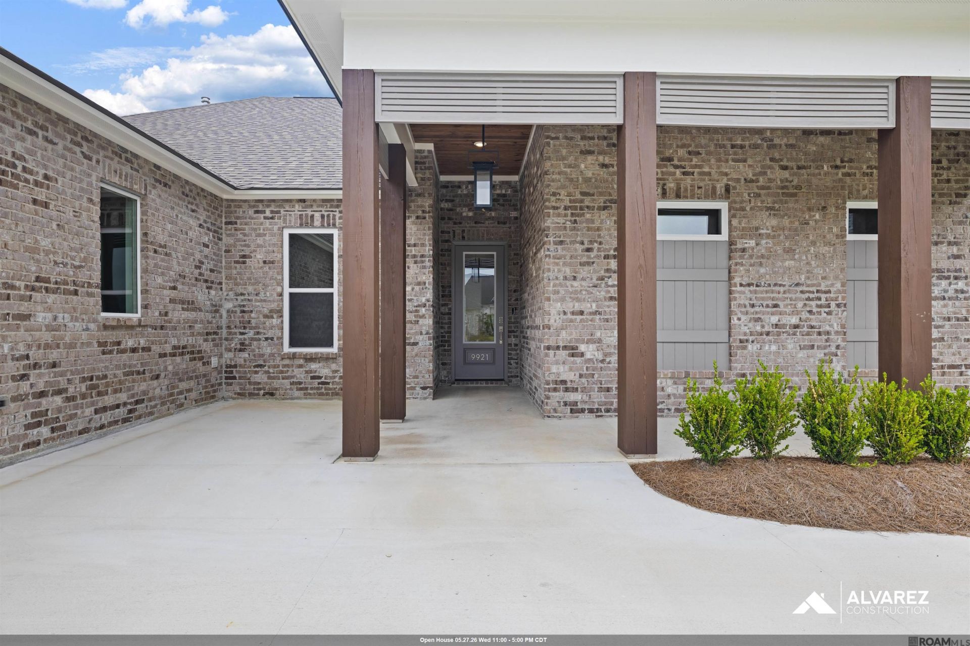 9921 Oak Colony Dr, Baton Rouge, LA 70817 Main Photo