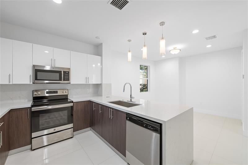 324 SW 14th Court, Unit 324, Fort Lauderdale, FL 33315 Photo