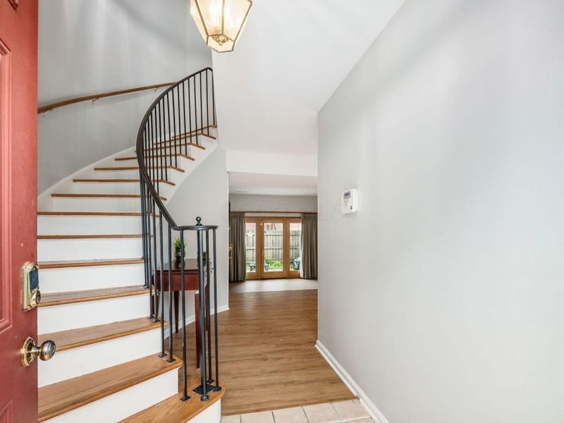 2785 Chateau Circle, Unit 69, Upper Arlington, OH 43221 Photo 3