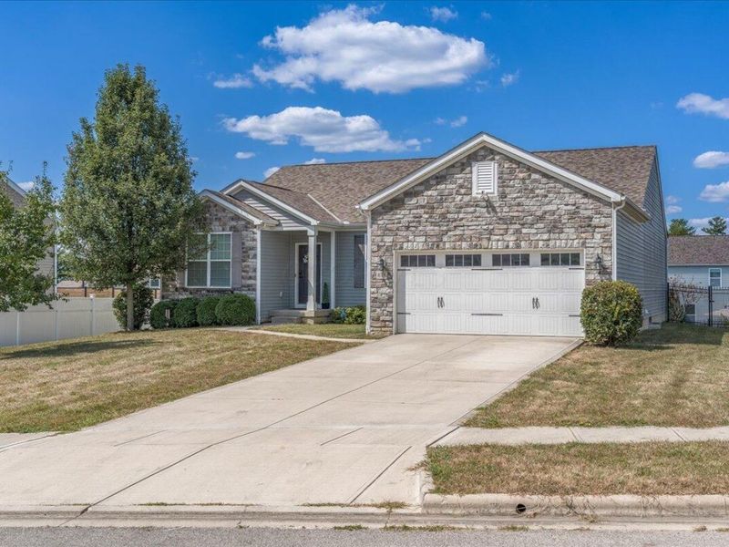 678 Green Forest Place Place, Lithopolis, OH 43136 Photo 2