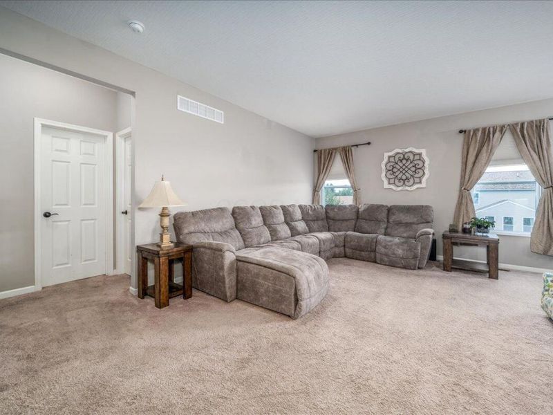 678 Green Forest Place Place, Lithopolis, OH 43136 Photo 7