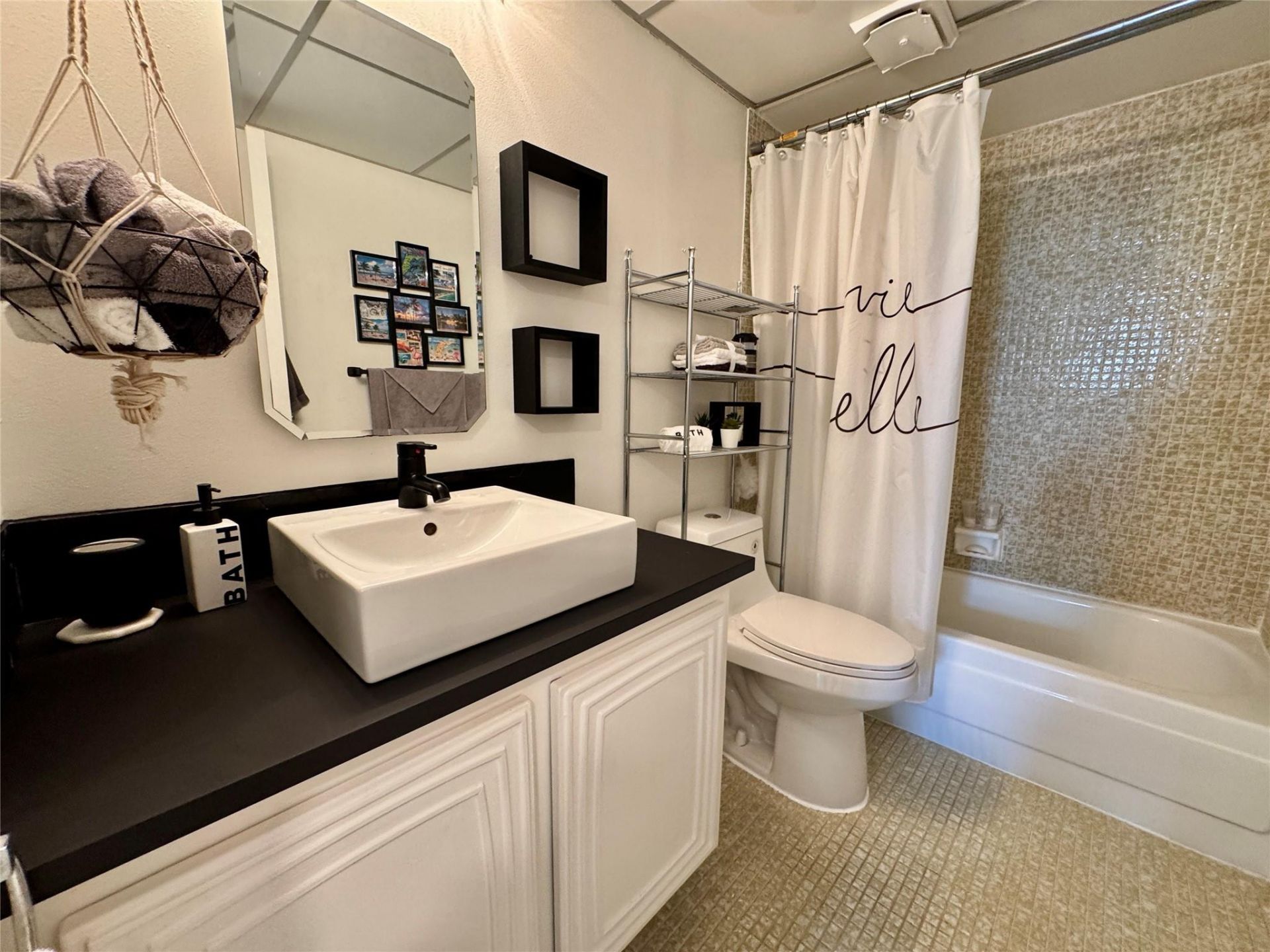 2811 Somerset Drive, Unit 206, Lauderdale Lakes, FL 33311 Photo