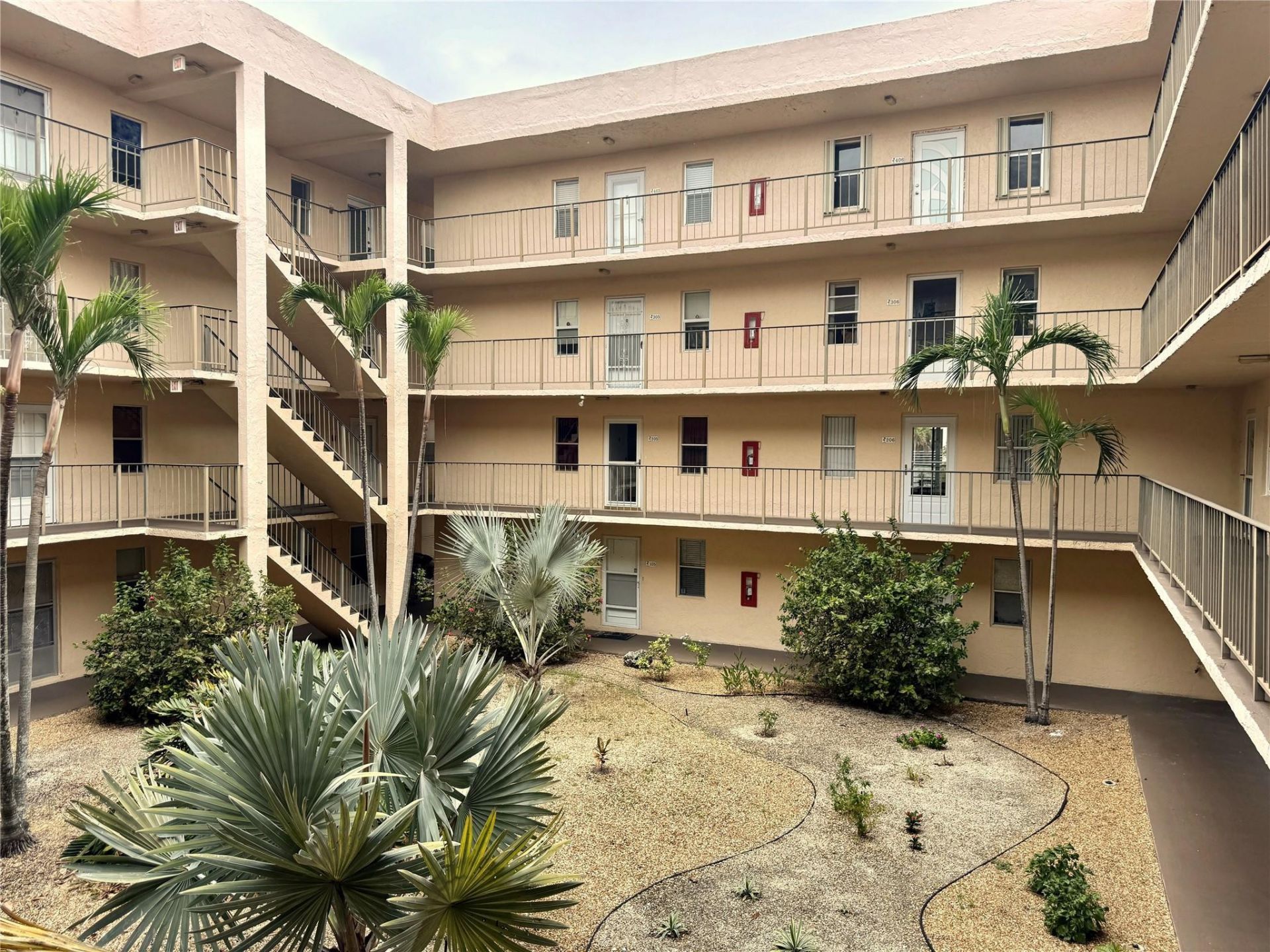 2811 Somerset Drive, Unit 206, Lauderdale Lakes, FL 33311 Photo