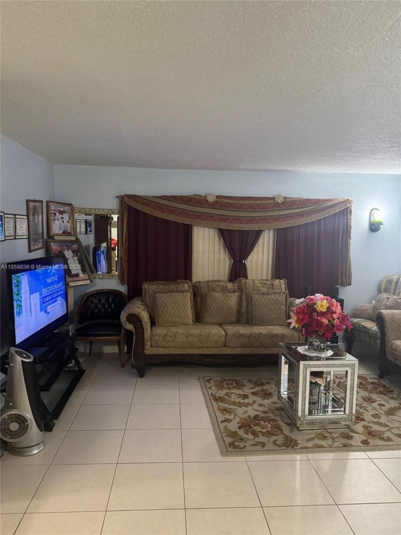 130 NE 202nd Ter, Unit S25, Miami Gardens, FL 33179 Photo