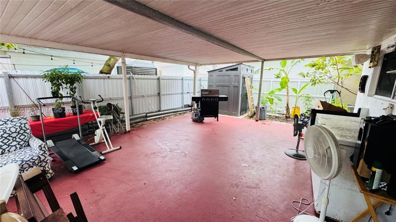 1097 SE 12th Ter, Homestead, FL 33035 Photo