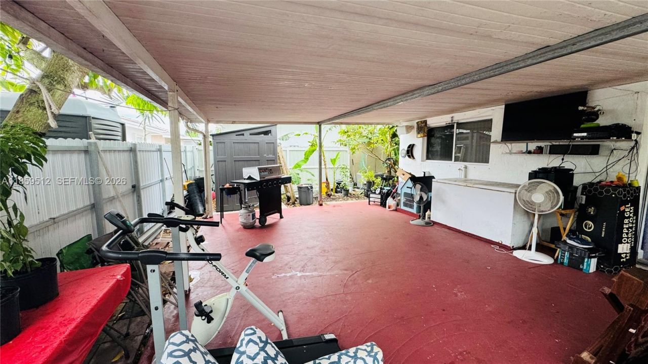 1097 SE 12th Ter, Homestead, FL 33035 Photo