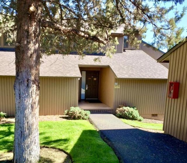 1978 Redtail Hawk Drive, Unit 21i, Redmond, OR 97756 Main Photo