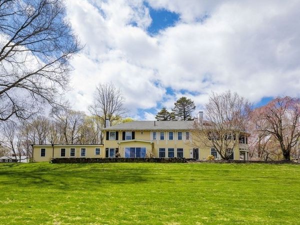 5 Main Dr, Wenham, MA 01984