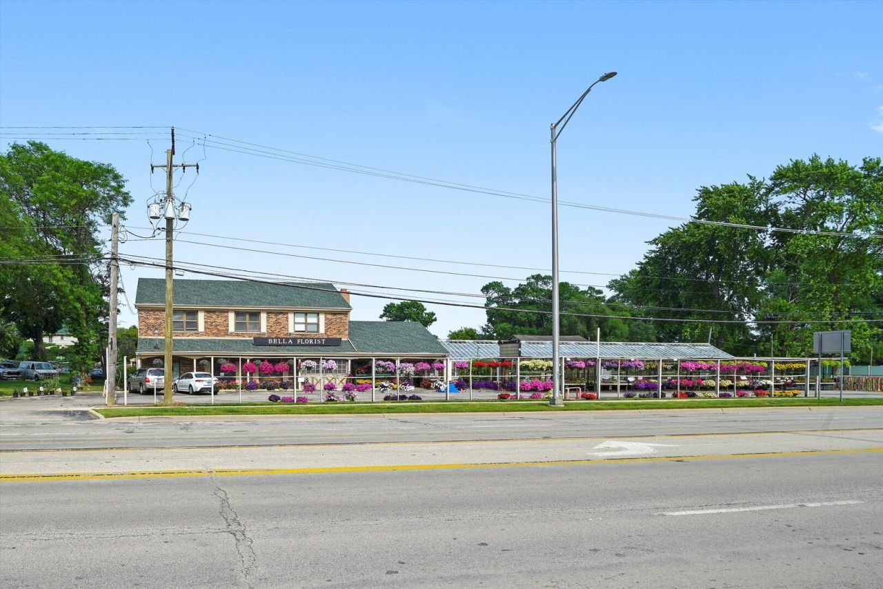 7117 S Roberts Road, Bridgeview, IL 60455