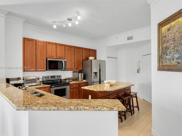 3001 NE 185th St, Unit 610, Aventura, FL 33180