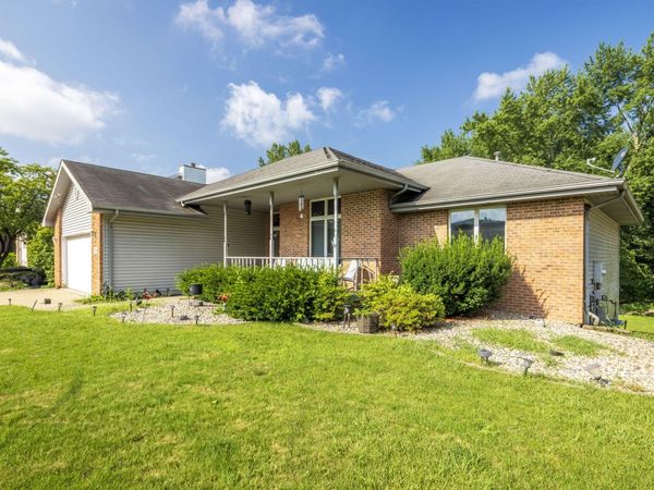 7114 Starling Drive, Schererville, IN 46375