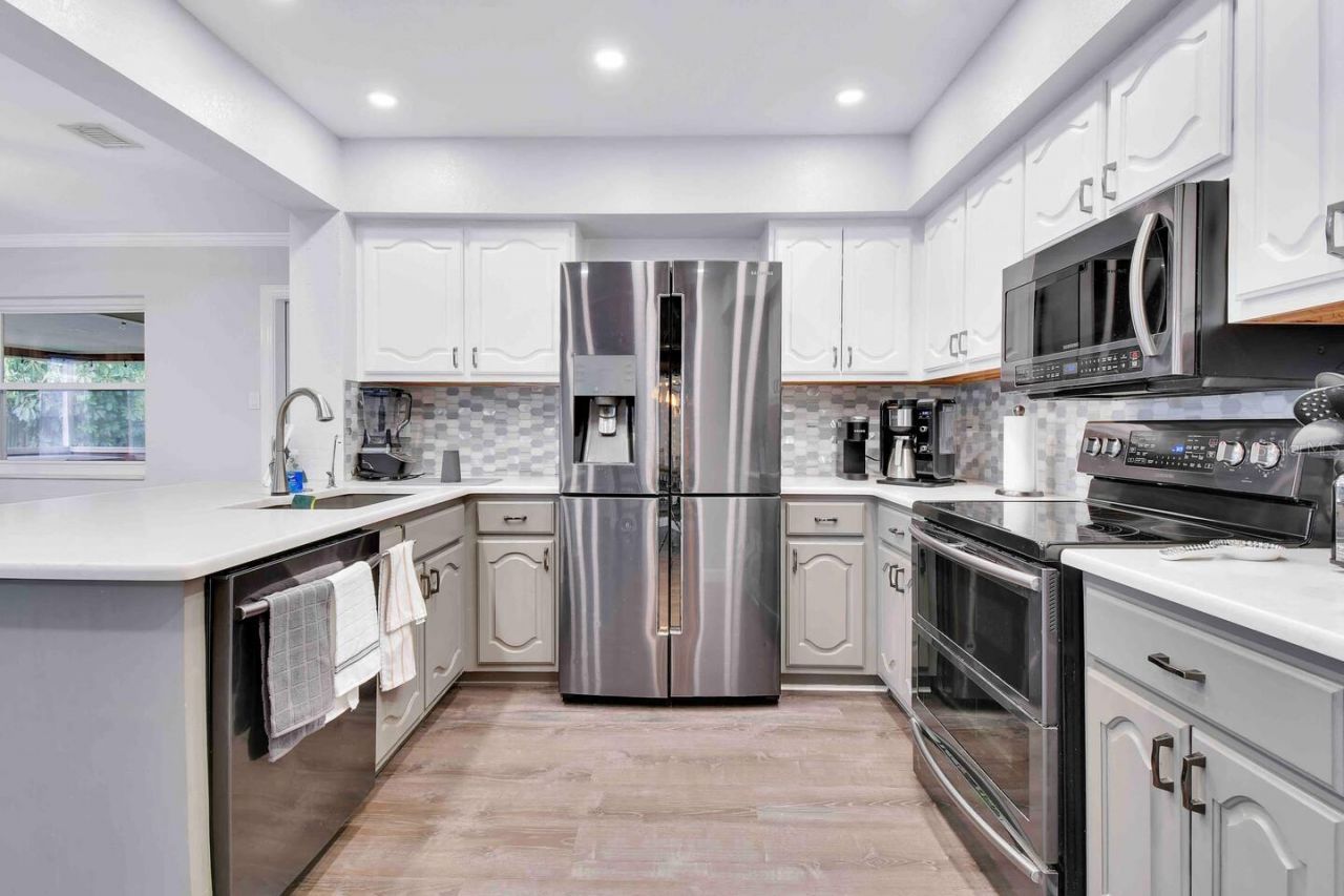 863 Bay Breeze Terrace, Largo, FL 33770 Photo
