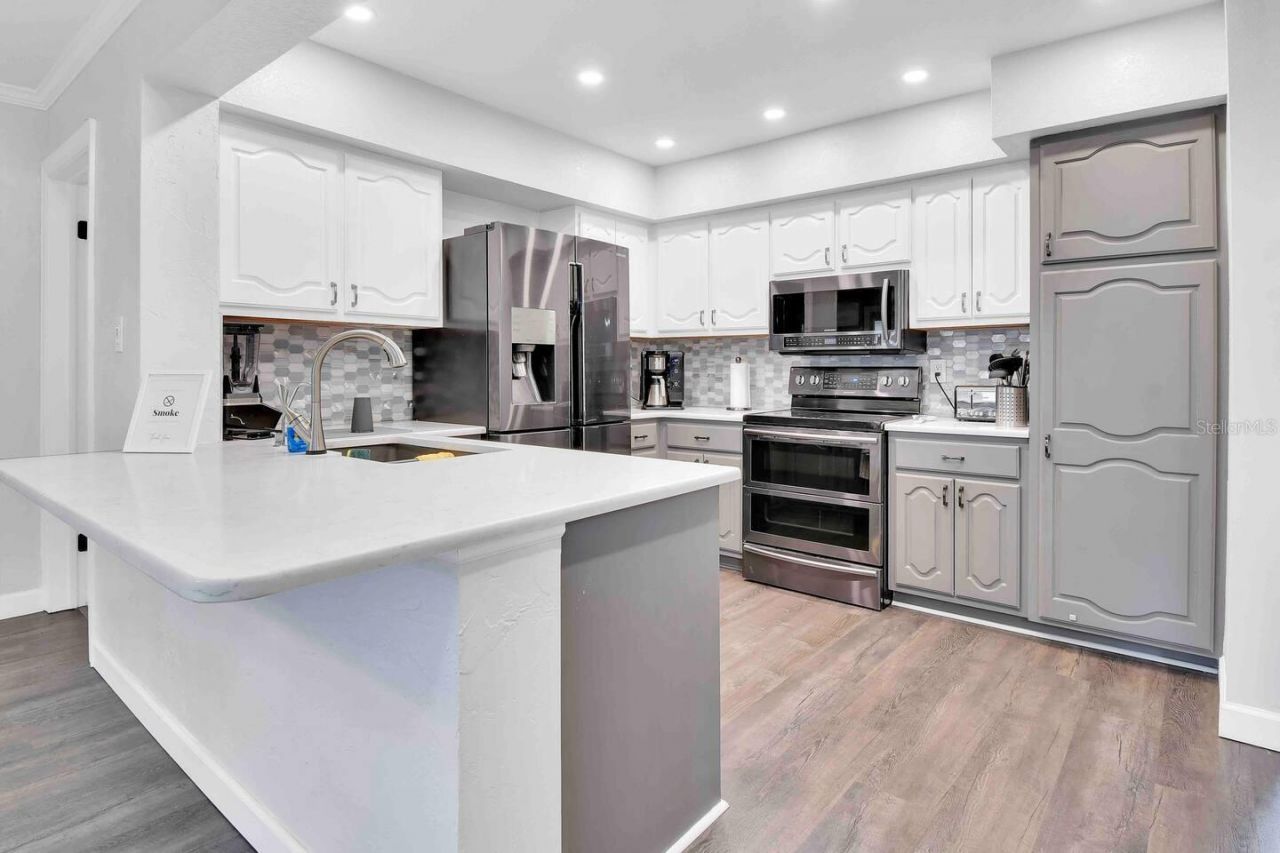 863 Bay Breeze Terrace, Largo, FL 33770 Photo