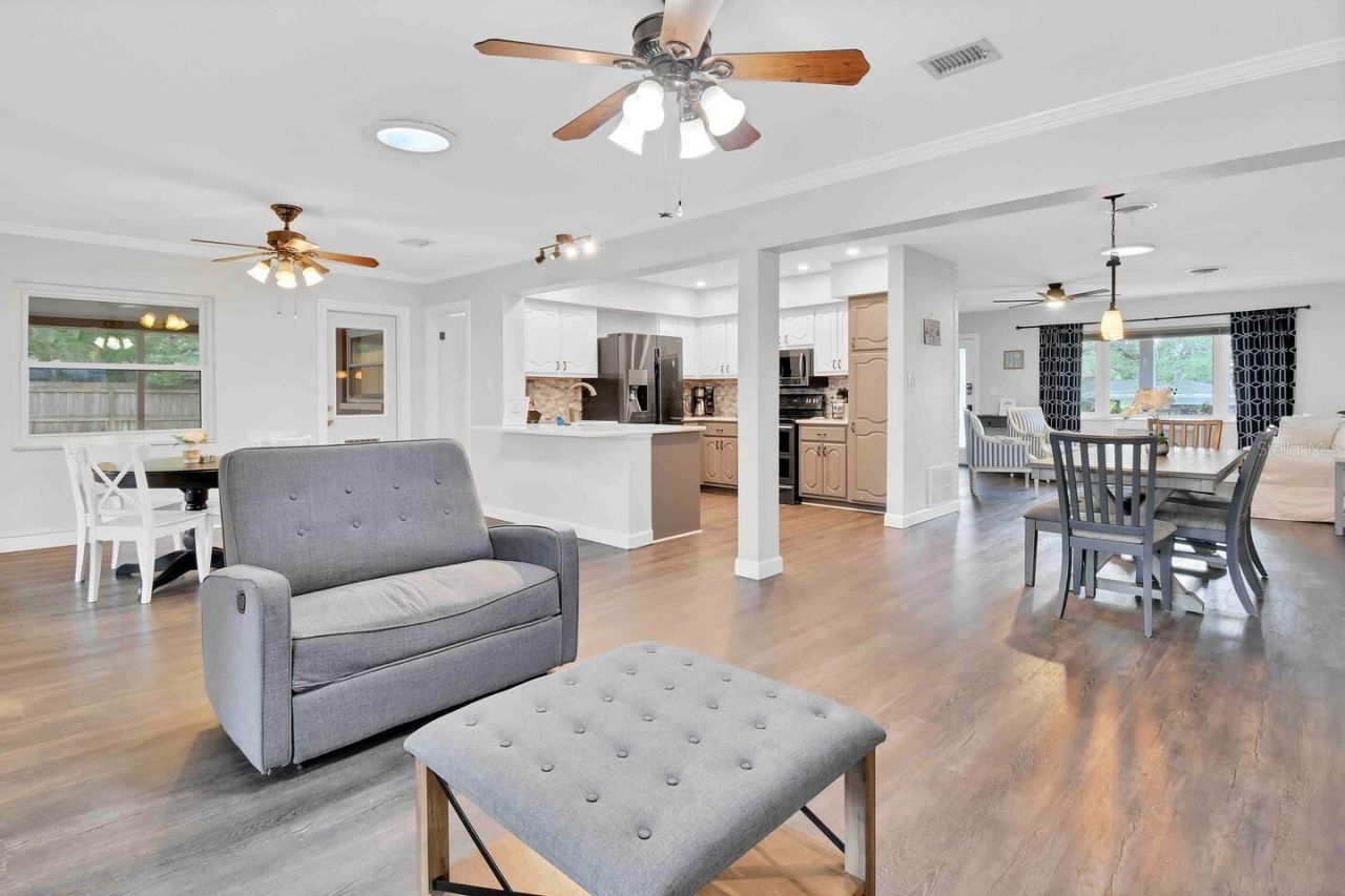 863 Bay Breeze Terrace, Largo, FL 33770 Photo