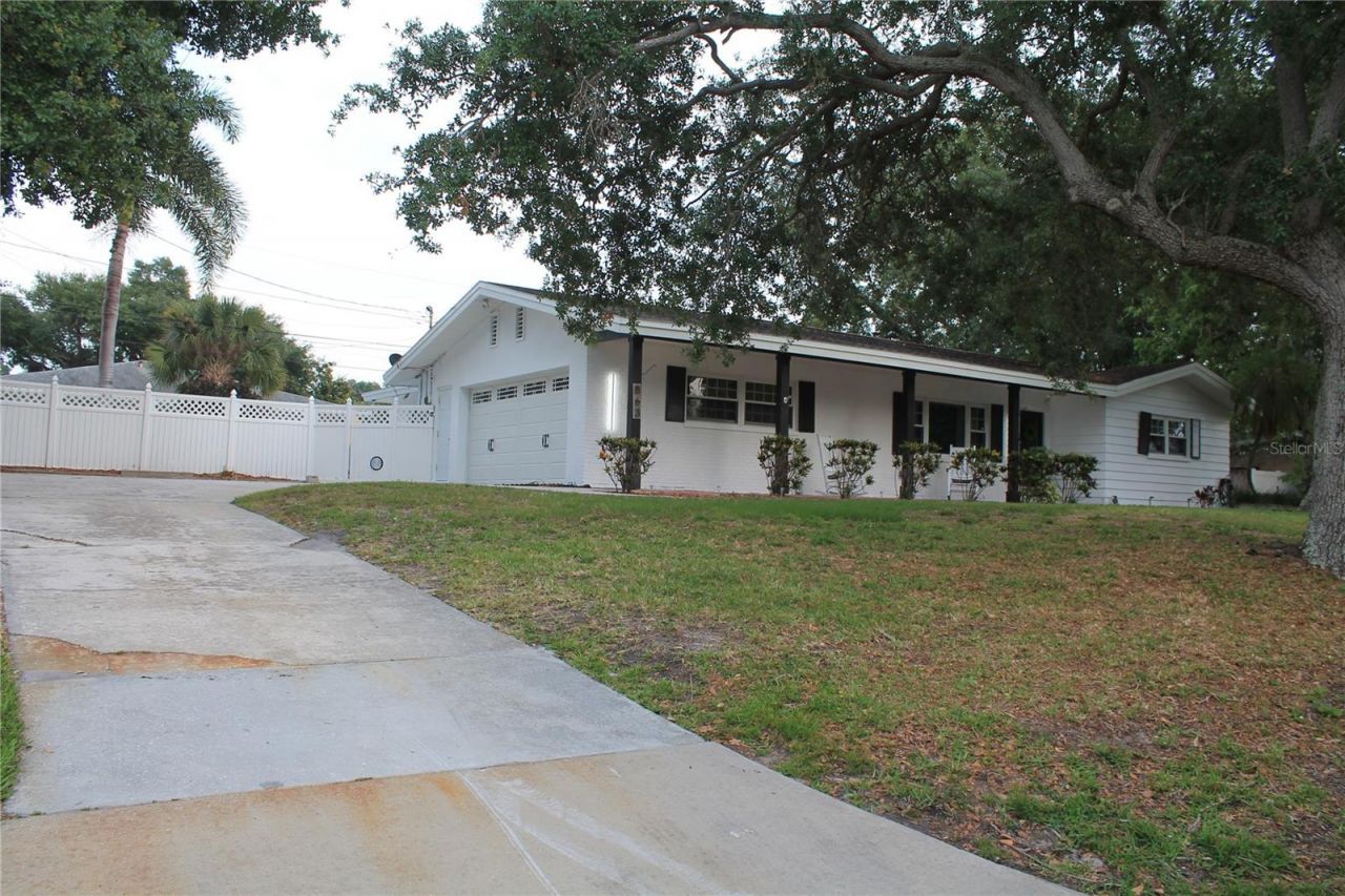 863 Bay Breeze Terrace, Largo, FL 33770 Photo