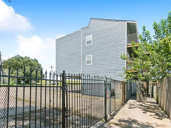 9500 HAYNE Boulevard, New Orleans, LA 70127