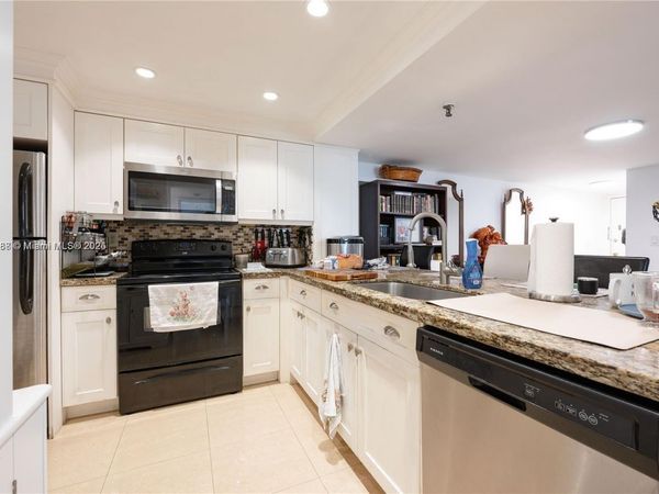 1621 Collins Ave, Unit 302, Miami Beach, FL 33139