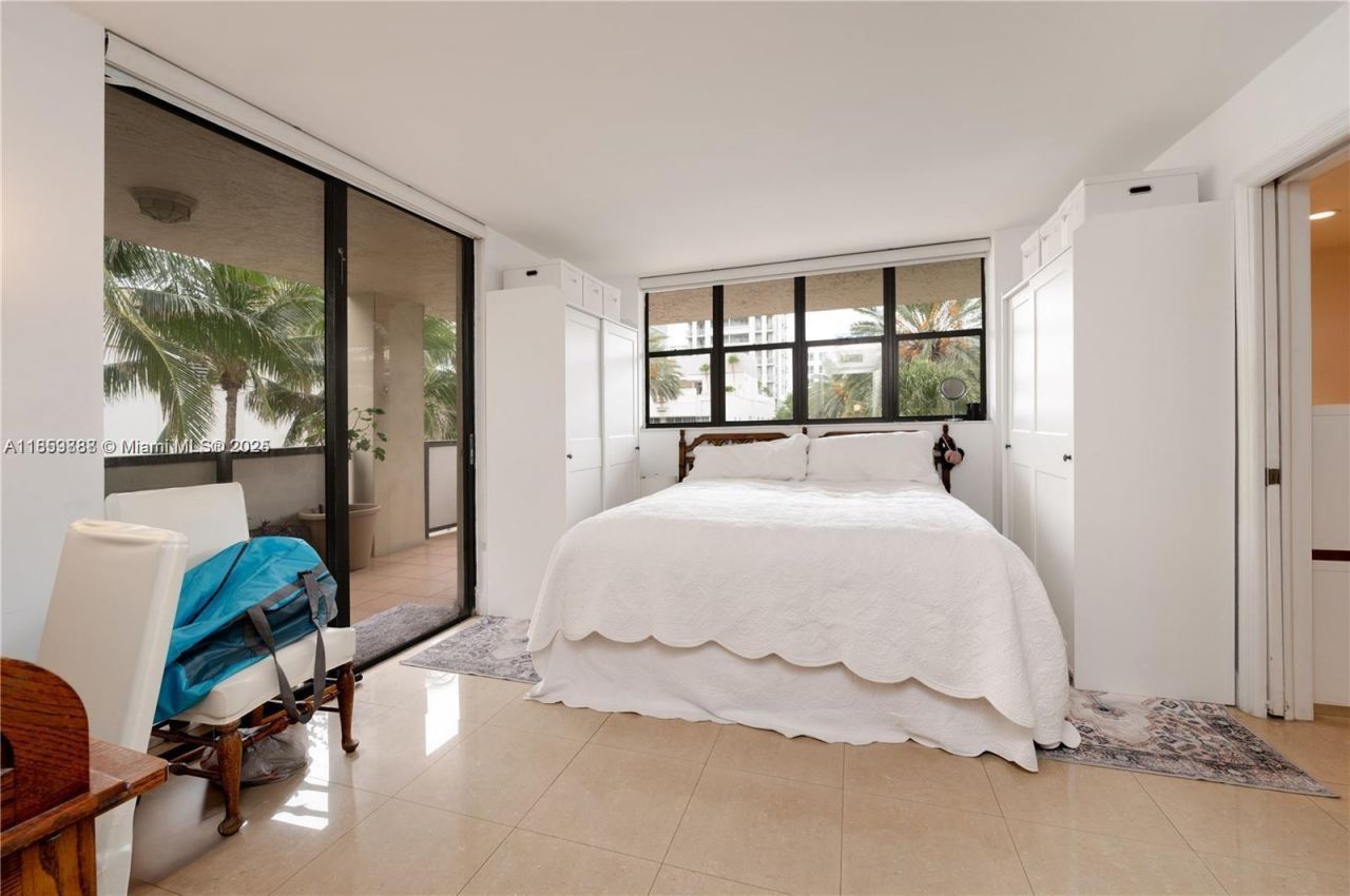 1621 Collins Ave, Unit 302, Miami Beach, FL 33139 Photo