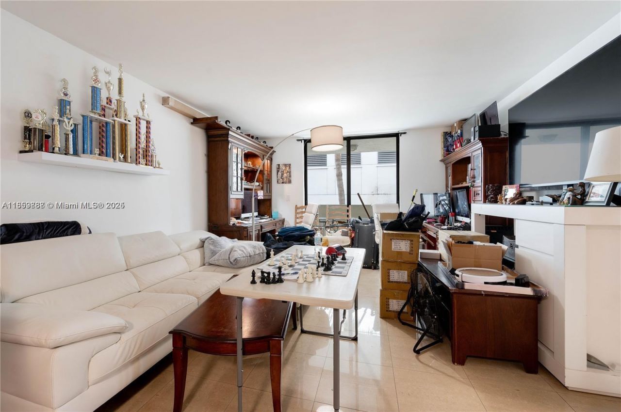 1621 Collins Ave, Unit 302, Miami Beach, FL 33139 Photo