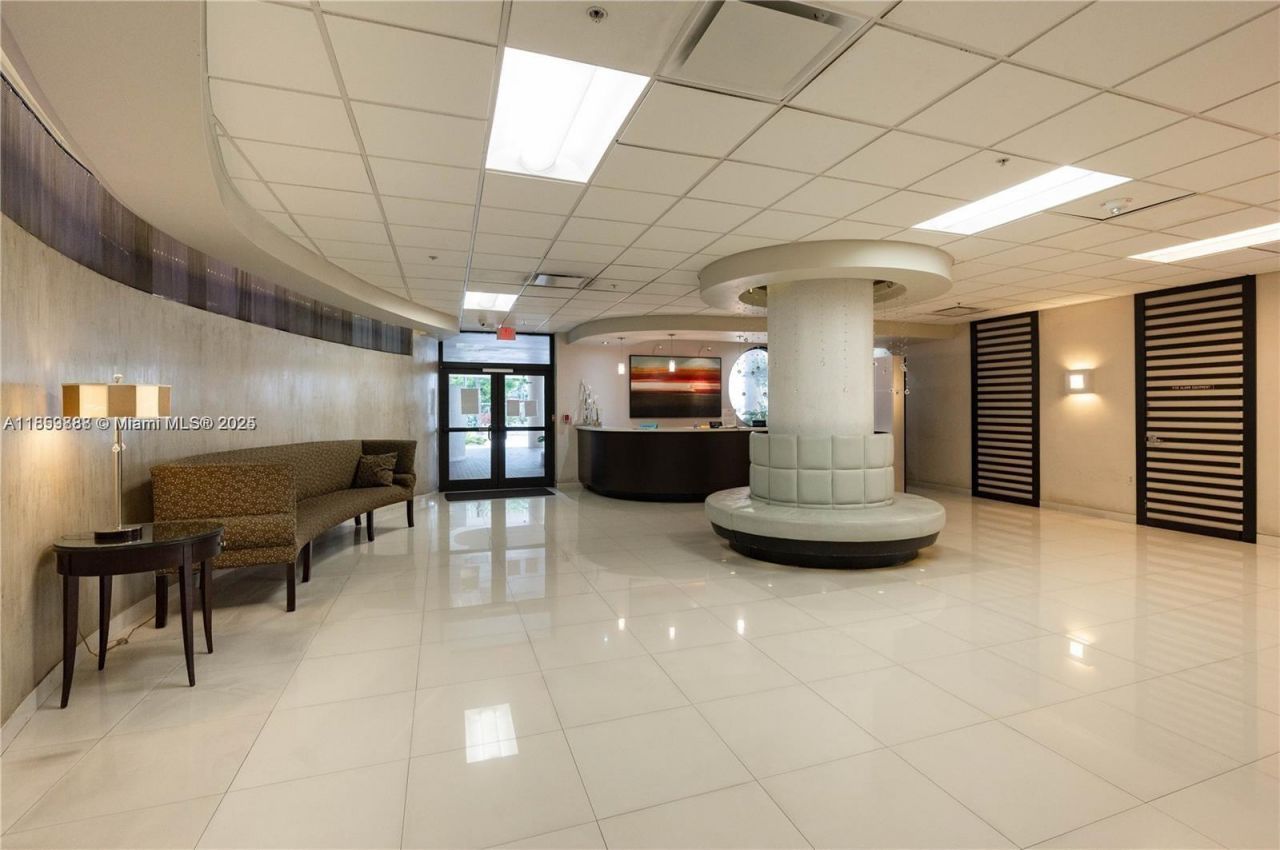 1621 Collins Ave, Unit 302, Miami Beach, FL 33139 Photo