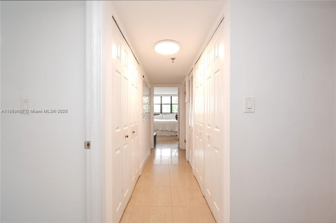 1621 Collins Ave, Unit 302, Miami Beach, FL 33139 Photo