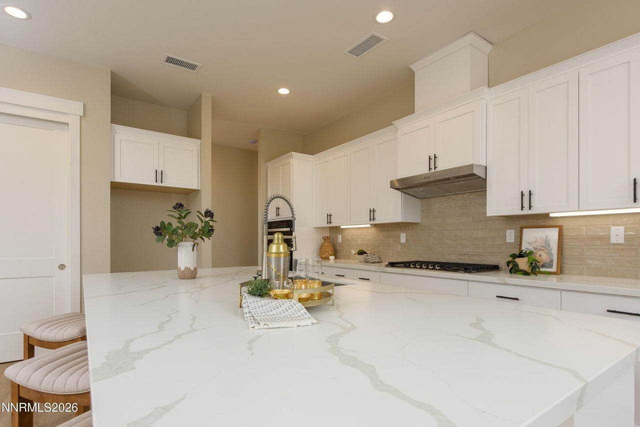 585 Sage Grouse Lp, Gardnerville, NV 89460 Photo