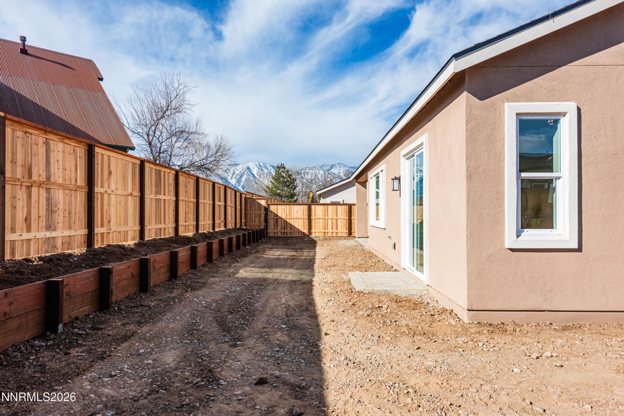 585 Sage Grouse Lp, Gardnerville, NV 89460 Photo