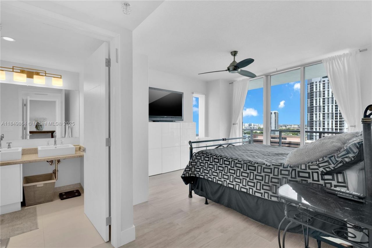 185 SW 7th St, Unit 1901, Miami, FL 33130 Photo