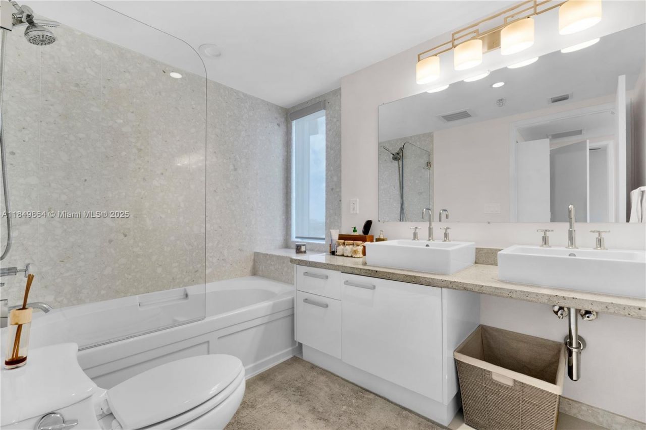 185 SW 7th St, Unit 1901, Miami, FL 33130 Photo