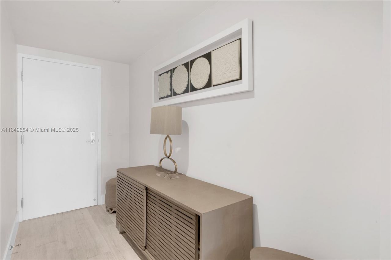 185 SW 7th St, Unit 1901, Miami, FL 33130 Photo