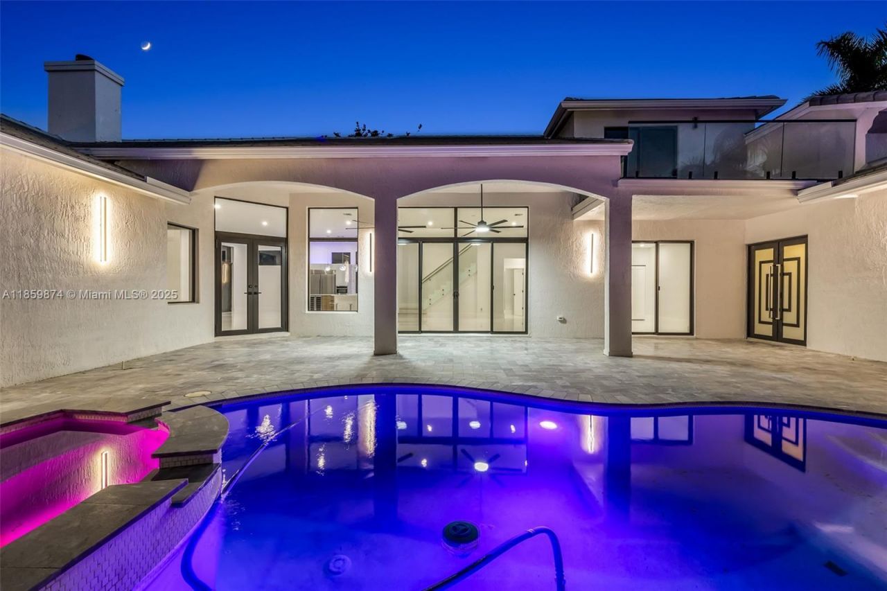 2530 Montclaire Cir, Weston, FL 33327 Photo