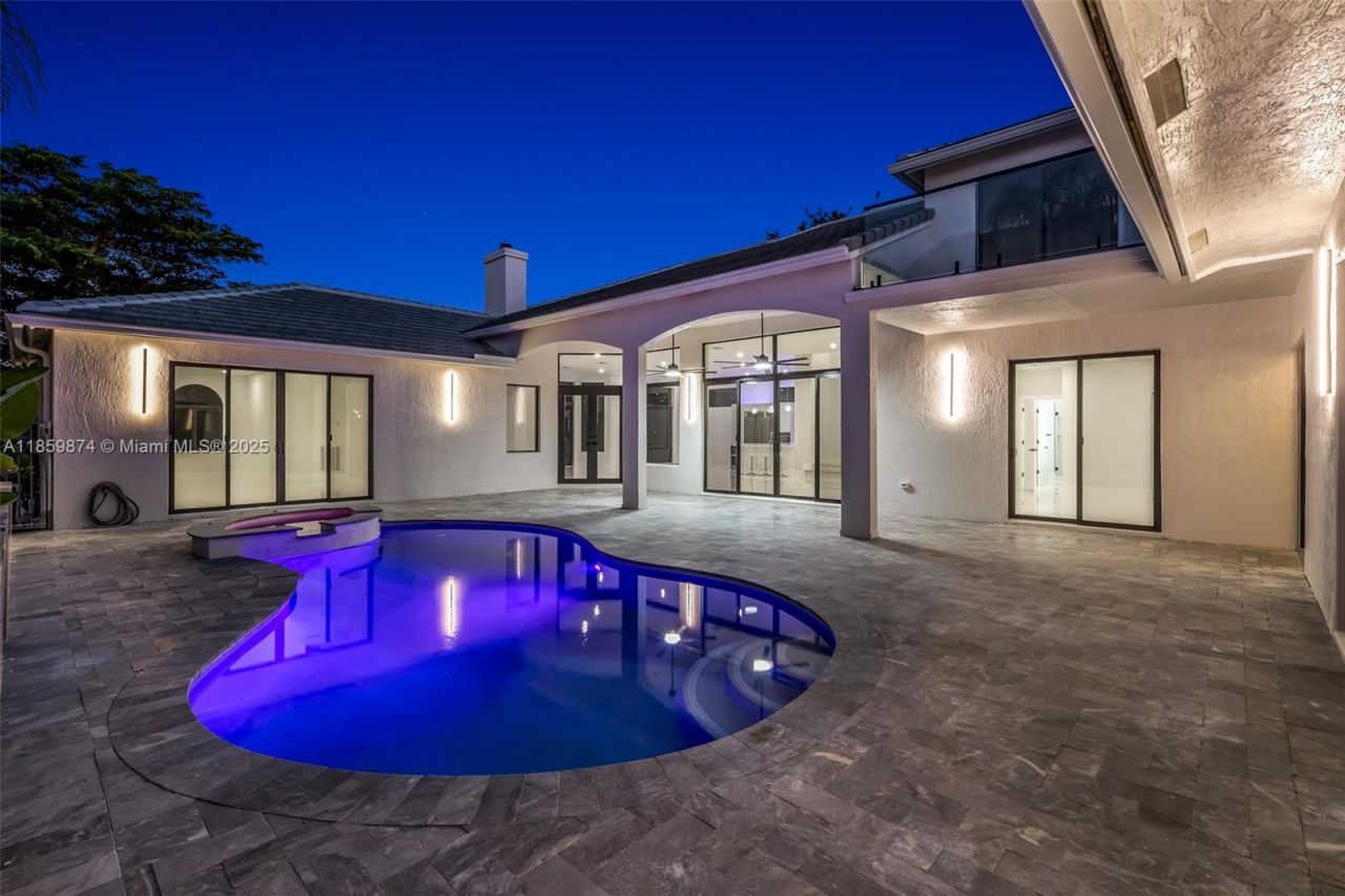 2530 Montclaire Cir, Weston, FL 33327 Photo