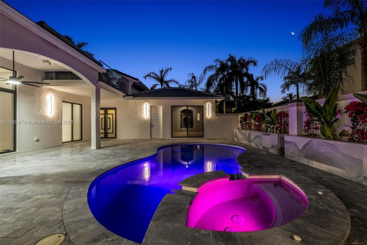 2530 Montclaire Cir, Weston, FL 33327 Photo