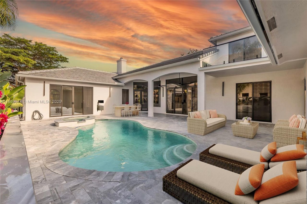 2530 Montclaire Cir, Weston, FL 33327 Photo