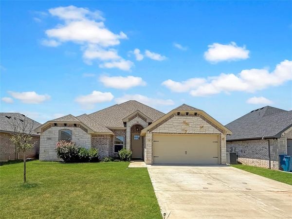 3304 White Horse Drive, Granbury, TX 76049