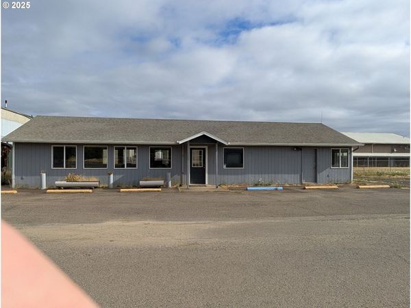 310 S 9TH ST, Philomath, OR 97370