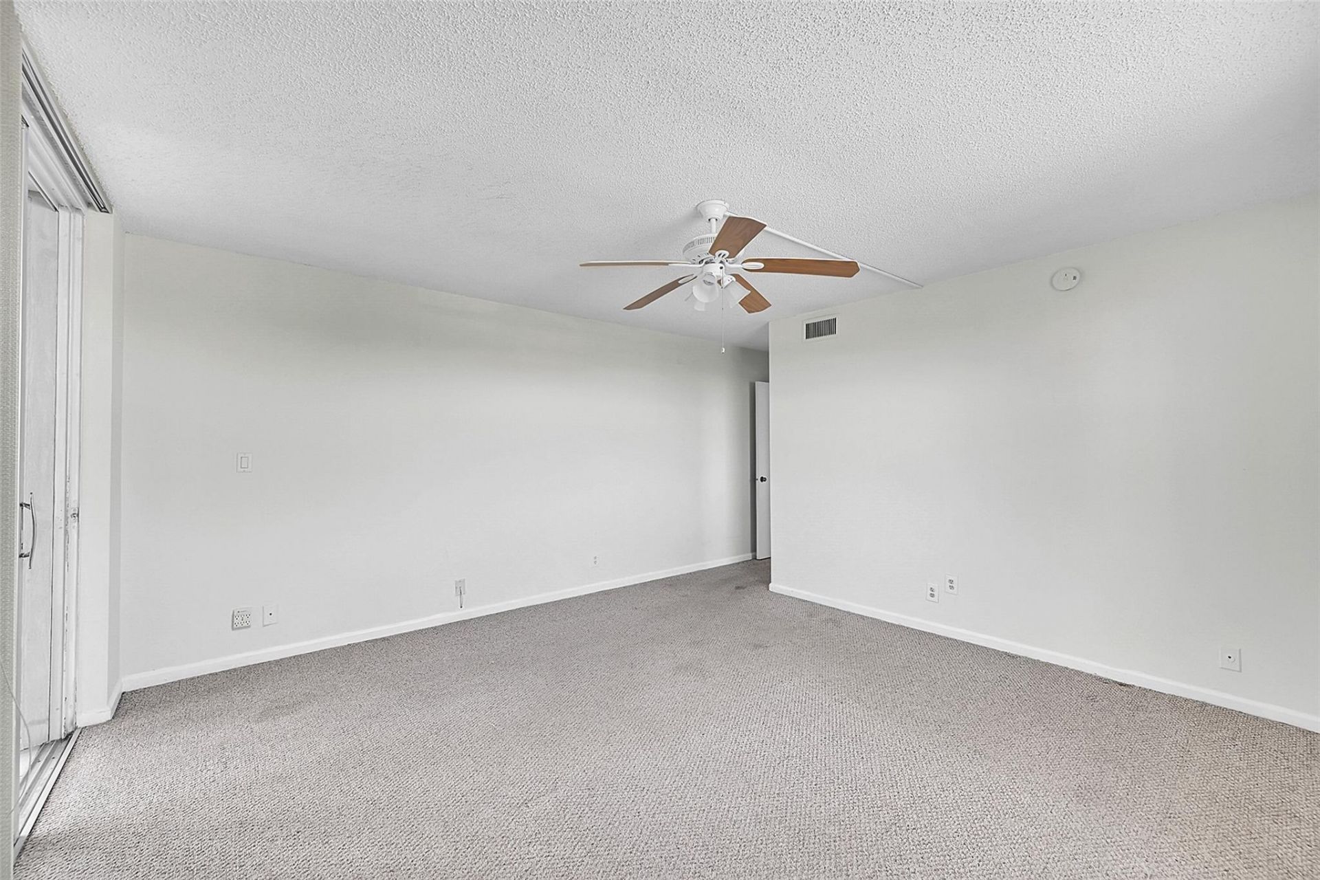 7210 Lake Circle Drive, Unit 401, Margate, FL 33063 Photo