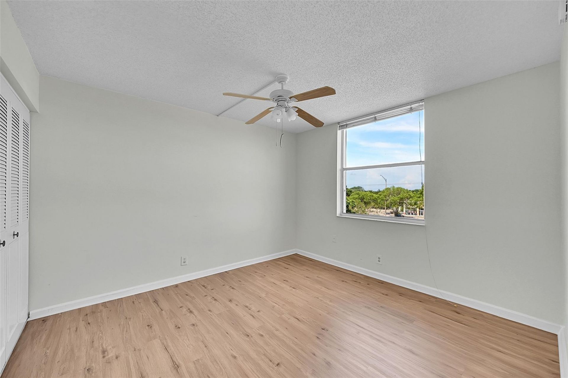 7210 Lake Circle Drive, Unit 401, Margate, FL 33063 Photo