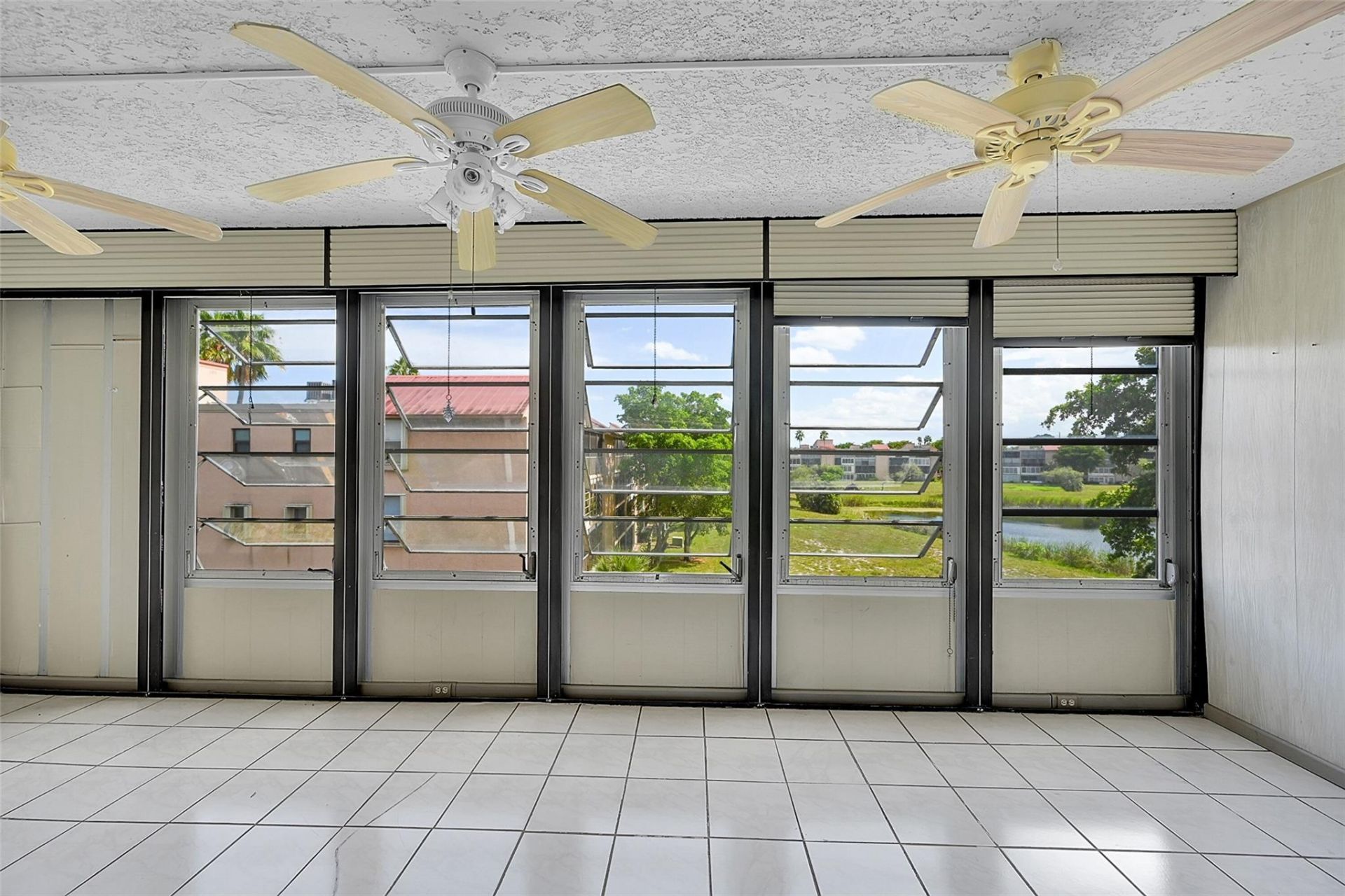 7210 Lake Circle Drive, Unit 401, Margate, FL 33063 Photo