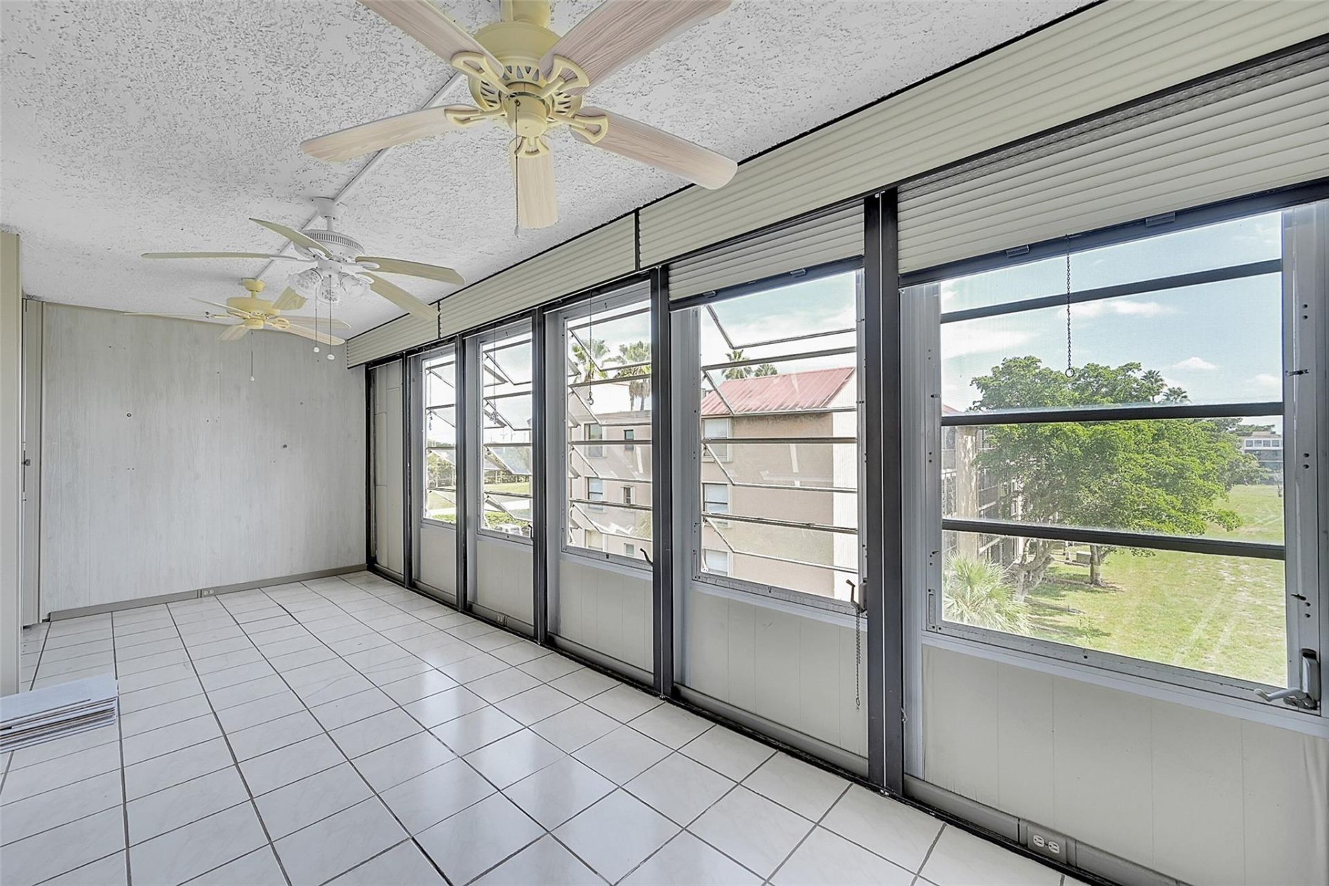7210 Lake Circle Drive, Unit 401, Margate, FL 33063 Photo