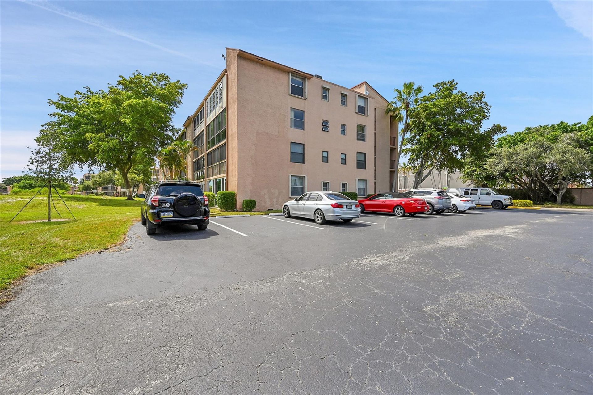 7210 Lake Circle Drive, Unit 401, Margate, FL 33063 Photo