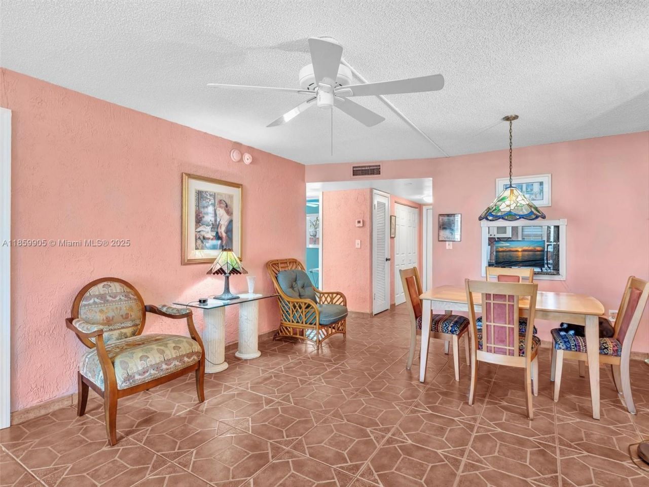 8020 N Sunrise Lakes Dr, Unit 110, Sunrise, FL 33322 Photo