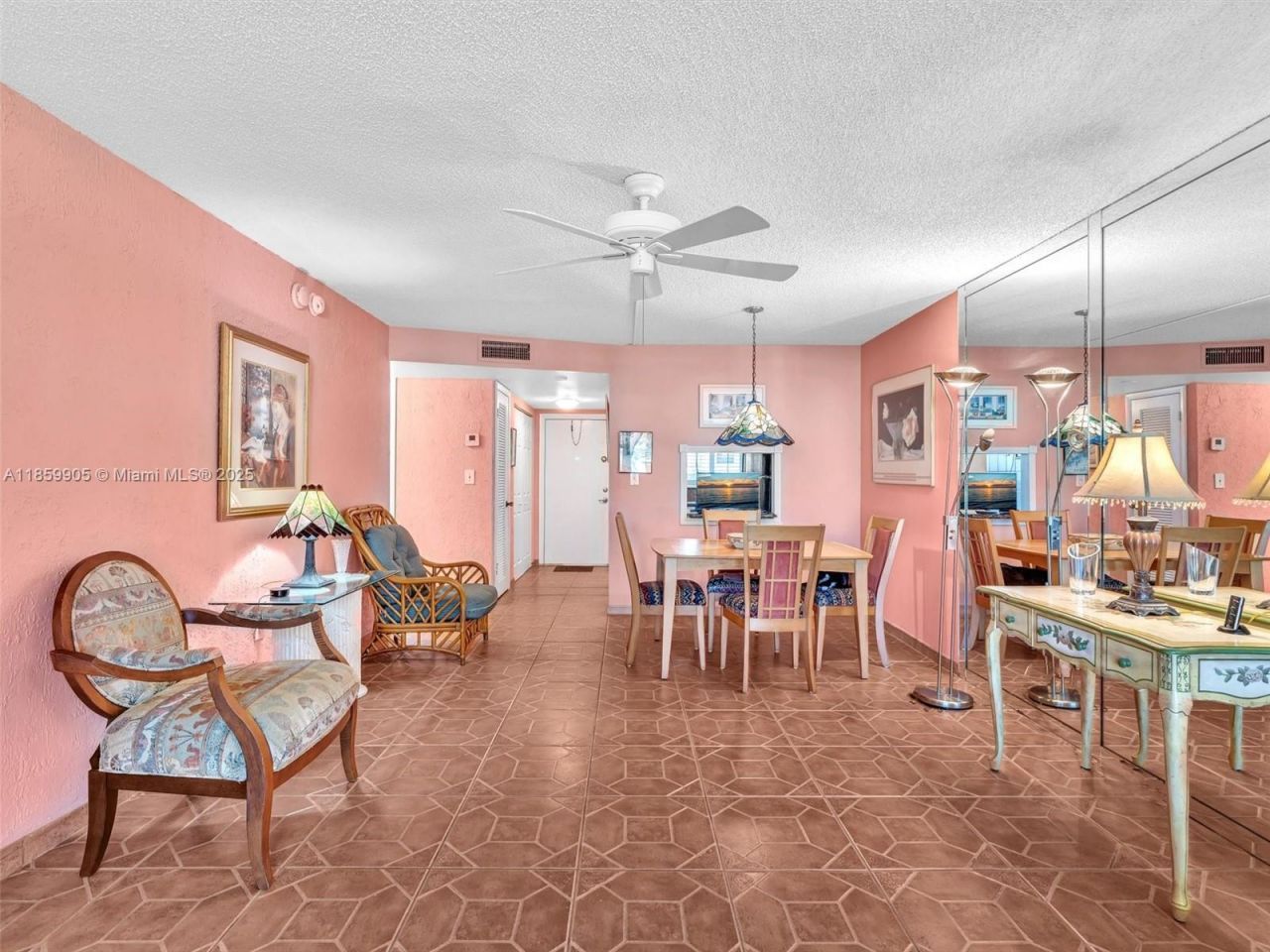 8020 N Sunrise Lakes Dr, Unit 110, Sunrise, FL 33322 Photo