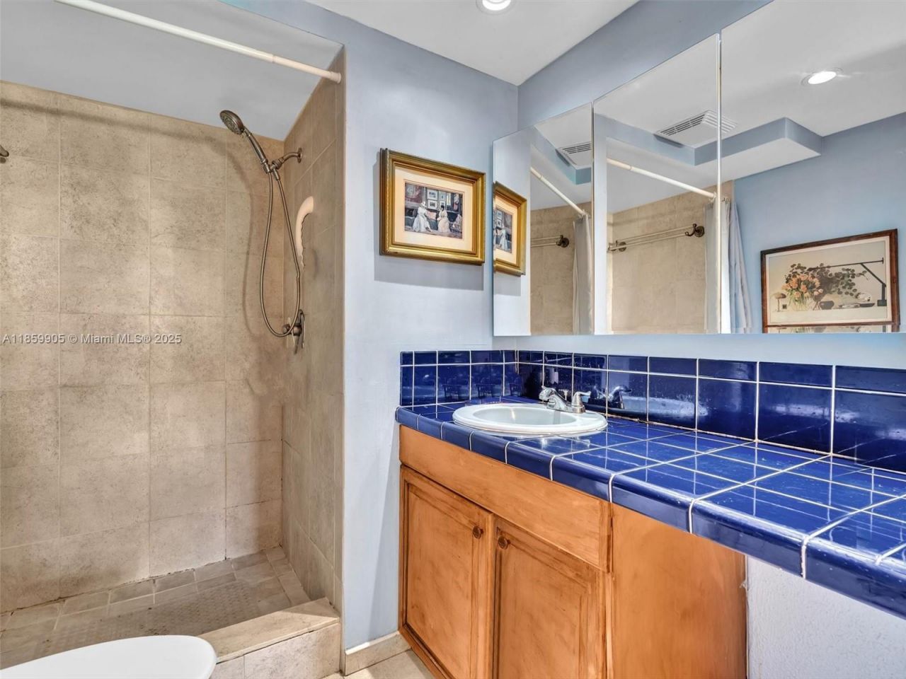 8020 N Sunrise Lakes Dr, Unit 110, Sunrise, FL 33322 Photo